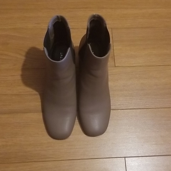Boots - Picture 2 of 2